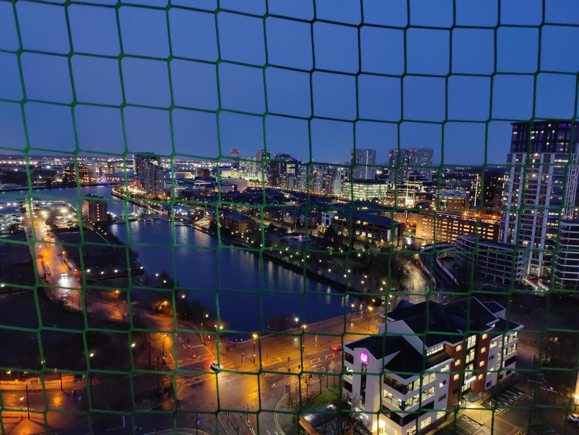 Quayside Penthouse 2 Bedroom Ensuite Near Media City & Manchester United Dış mekan fotoğraf