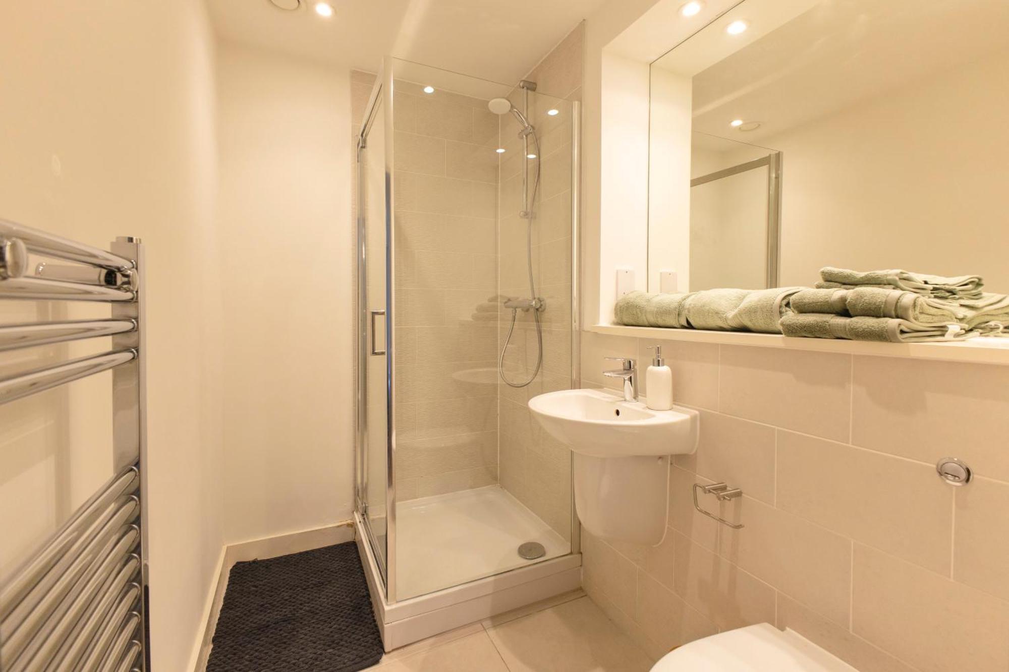 Quayside Penthouse 2 Bedroom Ensuite Near Media City & Manchester United Dış mekan fotoğraf
